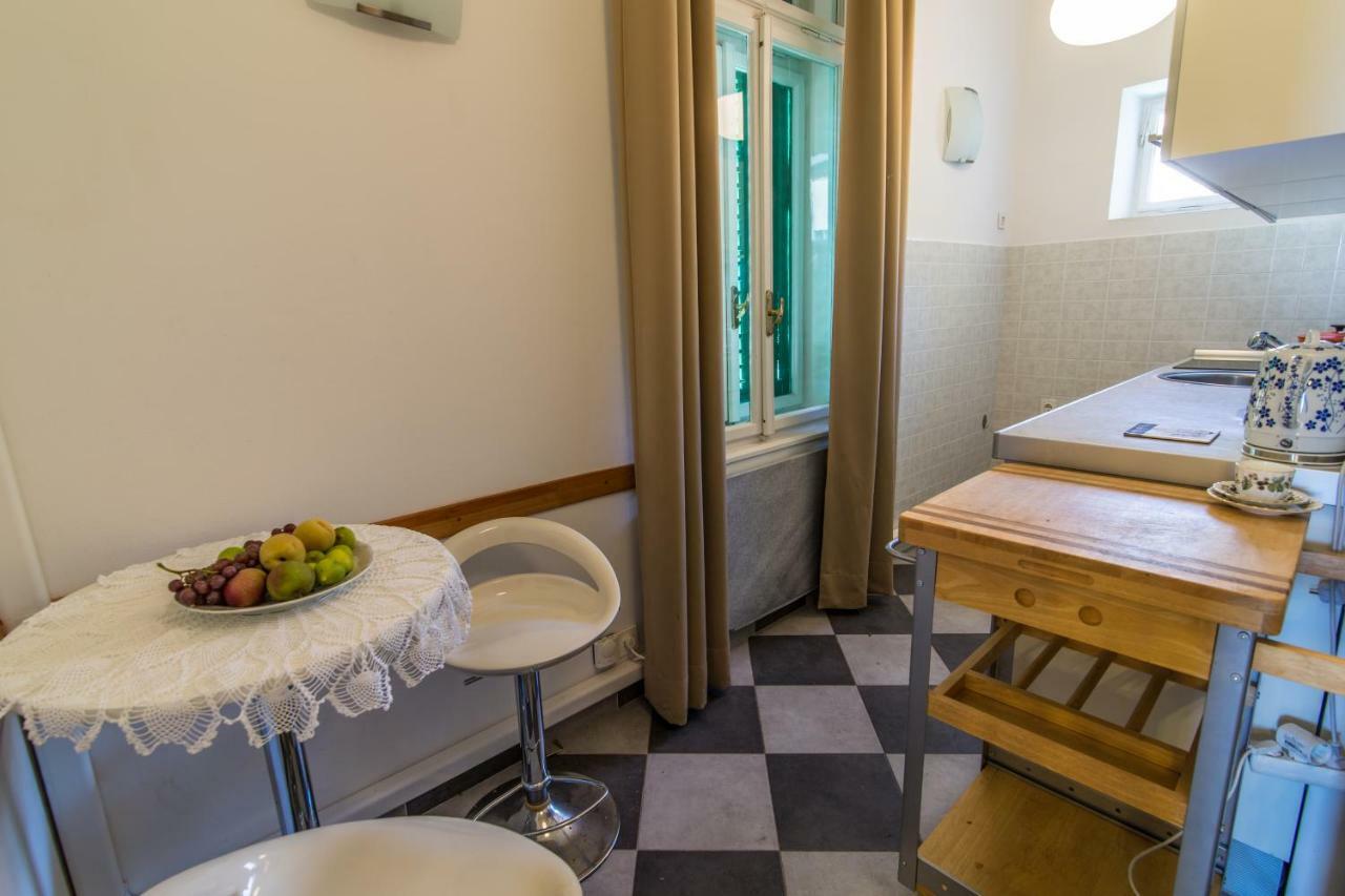 Astro Hungarian Villa: Penthouse with Green Beach Views Opatija Exterior photo